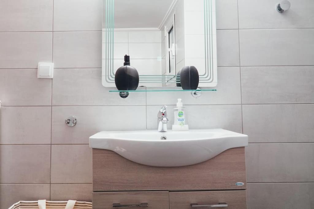Charming Apartment In Keramikos Atina Dış mekan fotoğraf