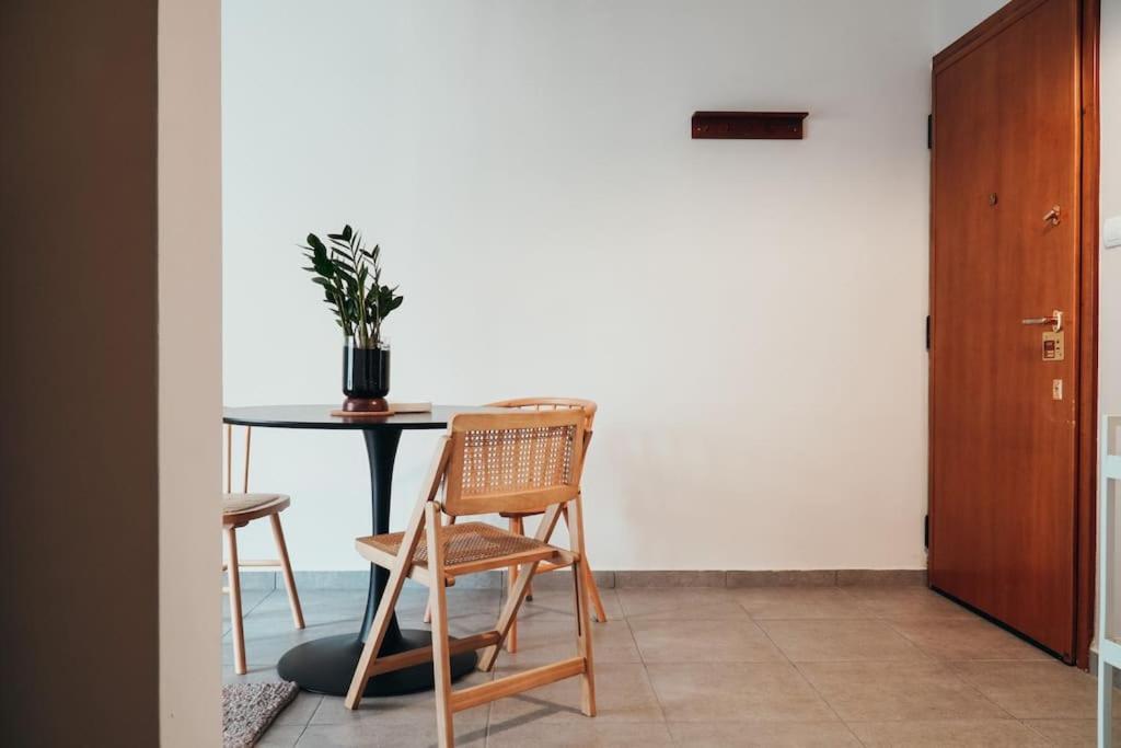 Charming Apartment In Keramikos Atina Dış mekan fotoğraf